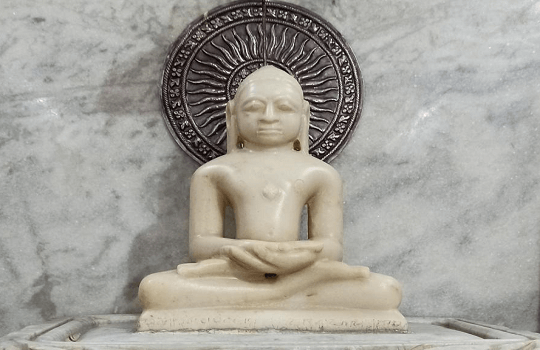 Sacred aarti before Shitalanatha Bhagwan